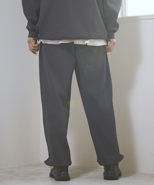 Firsthand(ファーストハンド)の「Firsthand/ファーストハンド スピンドル テック サーマル イージー ワイドパンツ(その他パンツ・メンズ・ブラック/チャコールグレー/ブルーグレー・LARGE/MEDIUM)」の9枚目の写真