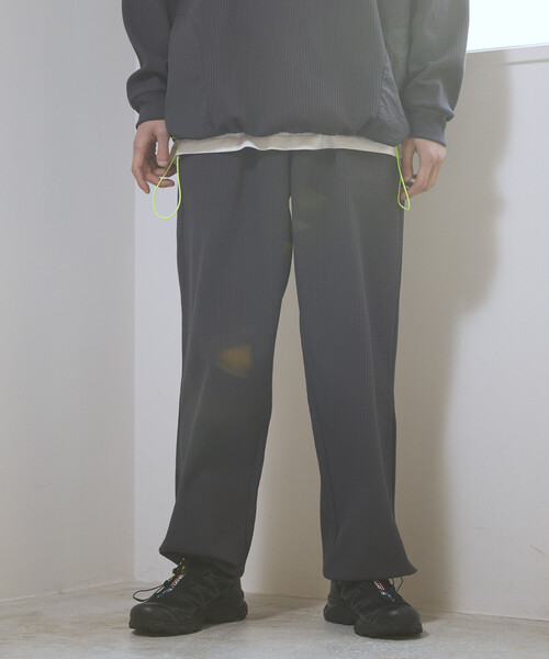 Firsthand(ファーストハンド)の「Firsthand/ファーストハンド スピンドル テック サーマル イージー ワイドパンツ(その他パンツ・メンズ・ブラック/チャコールグレー/ブルーグレー・LARGE/MEDIUM)」の13枚目の写真