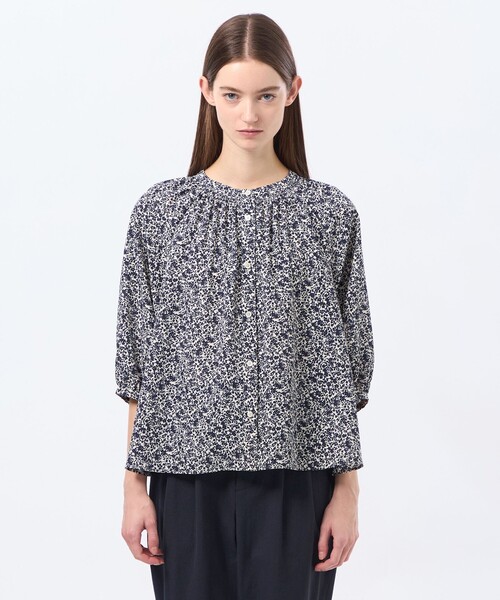 MACKINTOSH PHILOSOPHY（ﾏｯｷﾝﾄｯｼｭ ﾌｨﾛｿﾌｨｰ）の「バイカラーフラワープリントブラウス（シャツ/ブラウス・レディース・グレー系その他2/ホワイト系その他・36/38）」の5枚目の写真
