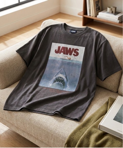 ALWAYS GOOD TIME（オルウェイズグッドタイム）の「【JAWS/ジョーズ】USD加工アートワークプリント半袖Tシャツ（Tシャツ/カットソー・メンズ・ブラック系その他/アイボリー/ホワイト系その他/スミクロ・L/M/LL）」の4枚目の写真