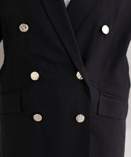 natural couture(ナチュラルクチュール)の「〈osono〉べこべこ金釦綿麻テーラードジャケット(テーラードジャケット・レディース・ネイビー/ブラック/ライトベージュ/ベージュ・FREE)」の15枚目の写真