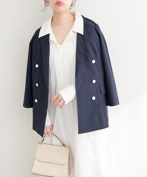 natural couture(ナチュラルクチュール)の「〈osono〉べこべこ金釦綿麻テーラードジャケット(テーラードジャケット・レディース・ネイビー/ブラック/ライトベージュ/ベージュ・FREE)」の21枚目の写真