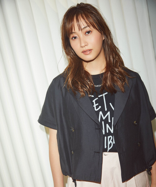 FREAK'S STORE(フリークスストア)の「藤本美貴 × FREAK'S STORE/フリークスストア 接触冷感/UVカット Aライン 半袖ジャケット<セットアップ対応>(テーラードジャケット・レディース・ブラック/ブラウン/ベージュ・フリ-)」の2枚目の写真