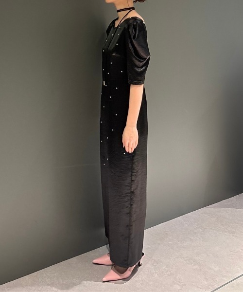ANDRESD(アンドレスド)の「パールグローサテンドレス / pearl glow satin dress(ドレス・レディース・ブラック/ブロンズ・L/M/S)」の17枚目の写真