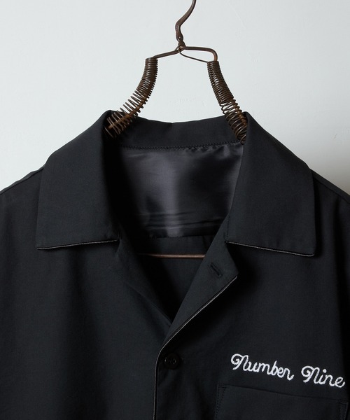 NUMBER (N)INE（ナンバーナイン）の「TWILL OPEN COLLAR S/S SHIRT / ワンポイント 刺繍 ツイル ショートスリーブ オープンカラー シャツ（シャツ/ブラウス・メンズ・オリーブ/ブラック・4/3/2）」の4枚目の写真