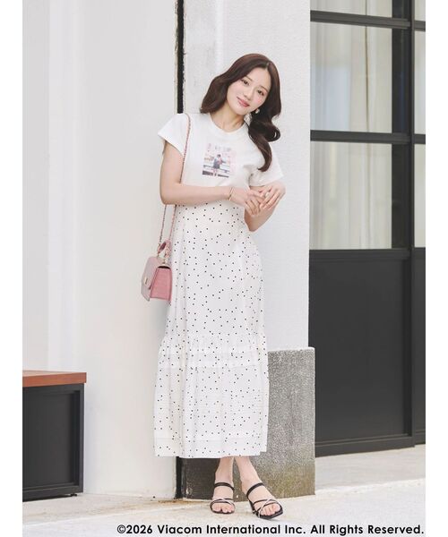 MERCURYDUO（マーキュリーデュオ）の「【EMILY IN PARISコラボ】バーティカルフォトTシャツ（Tシャツ/カットソー・レディース・オフホワイト・FREE）」の5枚目の写真