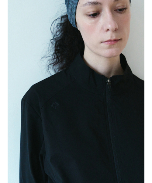 HUMTTO(ハムト)の「共用トラックフルジップジャケット(ジャージ・レディース・ブラック/ネイビー・MEDIUM/X-LARGE/XX-LARGE/LARGE/XXX-LARGE)」の8枚目の写真