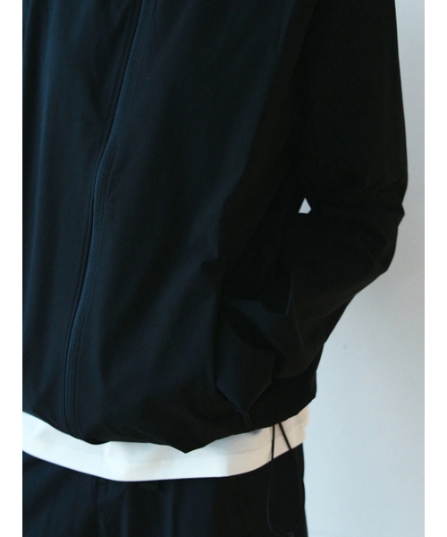 HUMTTO(ハムト)の「共用トラックフルジップジャケット(ジャージ・レディース・ブラック/ネイビー・MEDIUM/X-LARGE/XX-LARGE/LARGE/XXX-LARGE)」の9枚目の写真