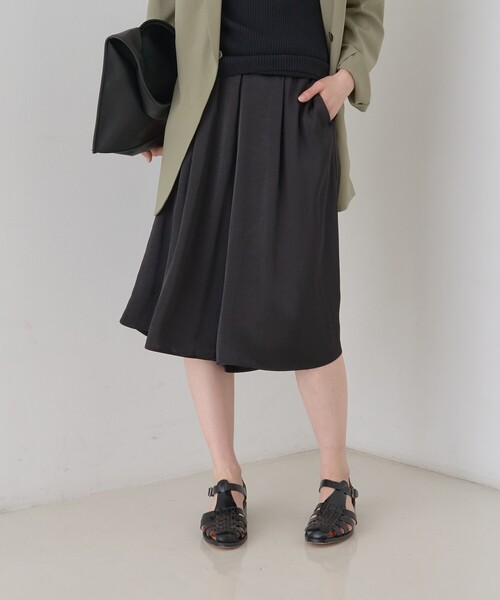 Rouge vif（ルージュヴィフ）の「シックサテンハーフパンツ/ワイドキュロット/ウエストゴム（その他パンツ・レディース・ブラック・36/38）」の5枚目の写真