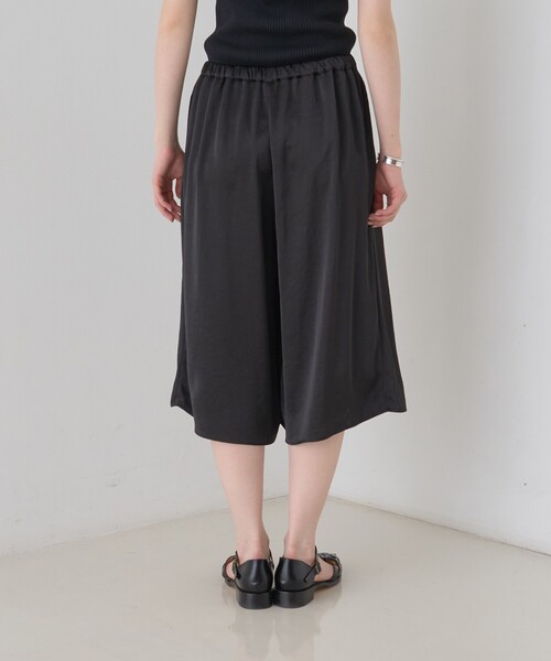 Rouge vif（ルージュヴィフ）の「シックサテンハーフパンツ/ワイドキュロット/ウエストゴム（その他パンツ・レディース・ブラック・36/38）」の19枚目の写真