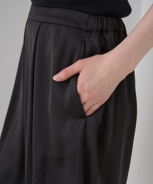 Rouge vif（ルージュヴィフ）の「シックサテンハーフパンツ/ワイドキュロット/ウエストゴム（その他パンツ・レディース・ブラック・36/38）」の22枚目の写真