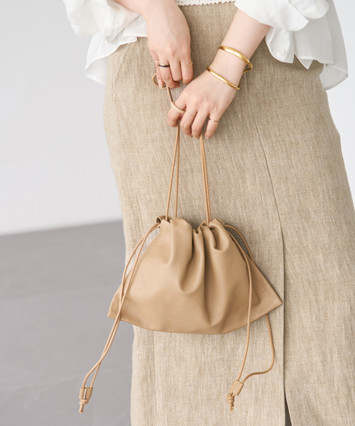 plage（プラージュ）の「《WEB限定追加》les Tendre leather clutch バッグ（ショルダーバッグ・レディース・ブラック/モカ・FREE）」の2枚目の写真