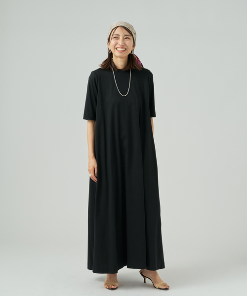 VERMEIL par iena（ヴェルメイユパーイエナ）の「Smooth マキシワンピース（ワンピース・レディース・ブラック/カーキ・FREE）」の6枚目の写真