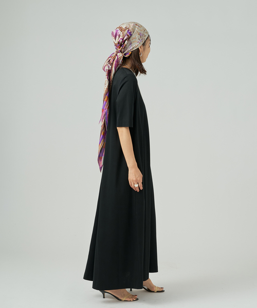 VERMEIL par iena（ヴェルメイユパーイエナ）の「Smooth マキシワンピース（ワンピース・レディース・ブラック/カーキ・FREE）」の5枚目の写真