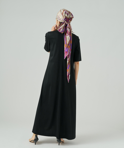 VERMEIL par iena（ヴェルメイユパーイエナ）の「Smooth マキシワンピース（ワンピース・レディース・ブラック/カーキ・FREE）」の4枚目の写真