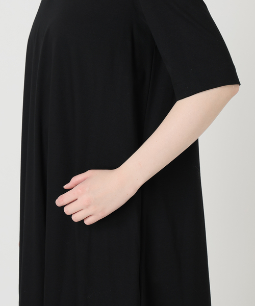 VERMEIL par iena（ヴェルメイユパーイエナ）の「Smooth マキシワンピース（ワンピース・レディース・ブラック/カーキ・FREE）」の16枚目の写真