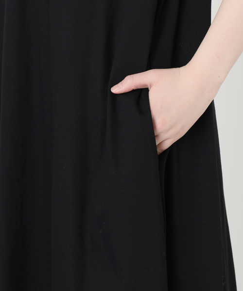 VERMEIL par iena（ヴェルメイユパーイエナ）の「Smooth マキシワンピース（ワンピース・レディース・ブラック/カーキ・FREE）」の14枚目の写真