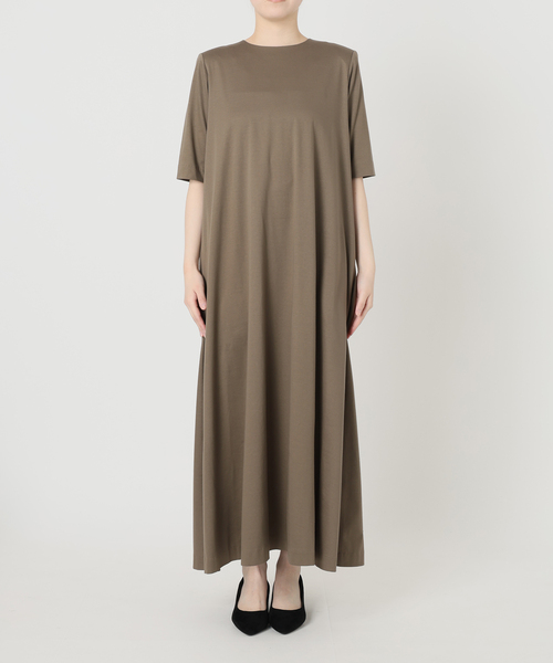 VERMEIL par iena（ヴェルメイユパーイエナ）の「Smooth マキシワンピース（ワンピース・レディース・ブラック/カーキ・FREE）」の8枚目の写真