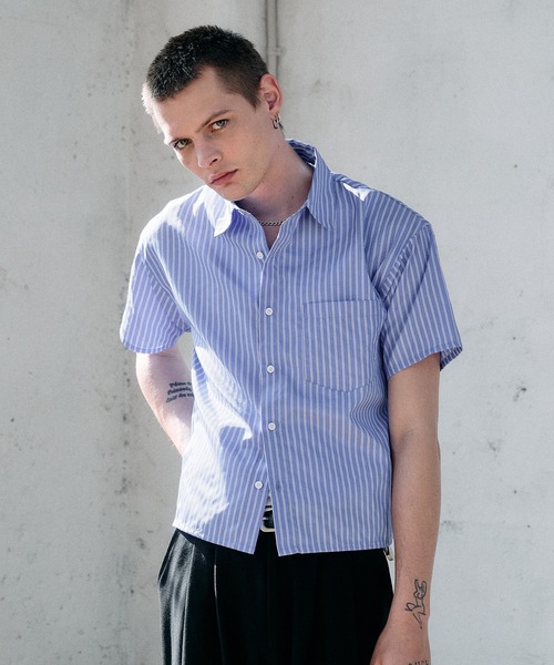 Regen Glanz（レーゲングランツ）の「cropped box fit stripe shirt/ クロップドボックスフィットストライプシャツ（シャツ/ブラウス・メンズ・ブルー/ライトホワイト・MEDIUM/SMALL/LARGE）」の17枚目の写真