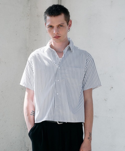 Regen Glanz（レーゲングランツ）の「cropped box fit stripe shirt/ クロップドボックスフィットストライプシャツ（シャツ/ブラウス・メンズ・ブルー/ライトホワイト・MEDIUM/SMALL/LARGE）」の10枚目の写真