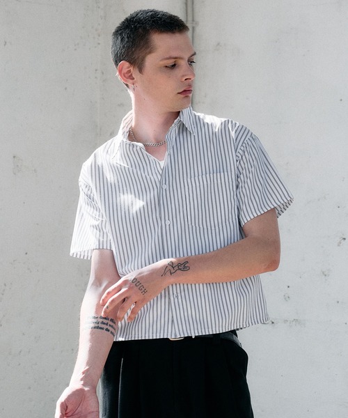 Regen Glanz（レーゲングランツ）の「cropped box fit stripe shirt/ クロップドボックスフィットストライプシャツ（シャツ/ブラウス・メンズ・ブルー/ライトホワイト・MEDIUM/SMALL/LARGE）」の8枚目の写真