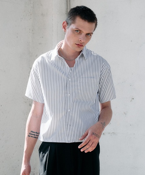 Regen Glanz（レーゲングランツ）の「cropped box fit stripe shirt/ クロップドボックスフィットストライプシャツ（シャツ/ブラウス・メンズ・ブルー/ライトホワイト・MEDIUM/SMALL/LARGE）」の9枚目の写真