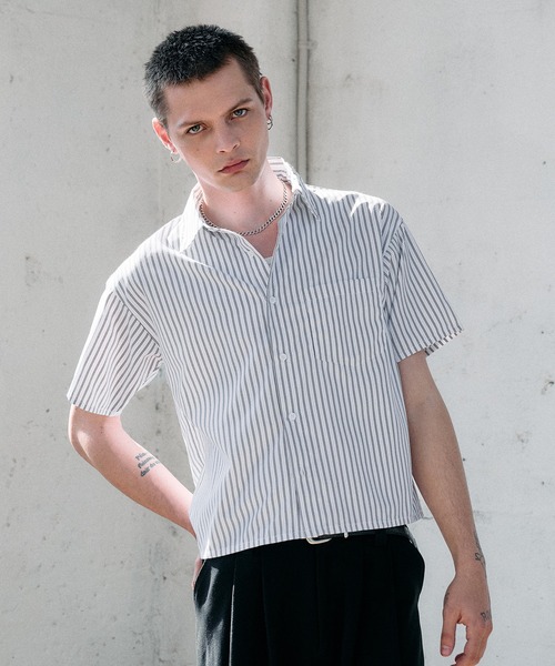 Regen Glanz（レーゲングランツ）の「cropped box fit stripe shirt/ クロップドボックスフィットストライプシャツ（シャツ/ブラウス・メンズ・ブルー/ライトホワイト・MEDIUM/SMALL/LARGE）」の6枚目の写真