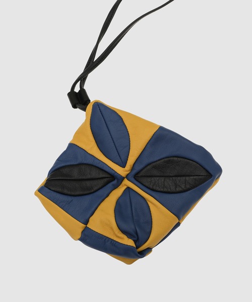 KHOKI（コッキ）の「Hand-patch work leather bag（ハンドバッグ・メンズ・イエロー/ブラウン・FREE）」の4枚目の写真