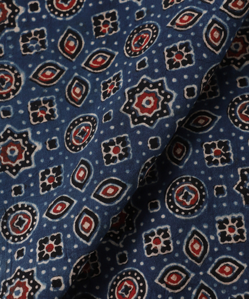 JOURNAL STANDARD relume(ジャーナルスタンダード レリューム)の「bunai / ブナイ 別注 アジュラク プリント イージーパンツ(その他パンツ・メンズ・アイボリー/ブラック/ネイビー/レッド・LARGE/MEDIUM)」の13枚目の写真