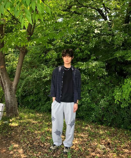 S'EST(エスイーエスティー)の「Twin Star Applique Training Pants Gray(スウェットパンツ・メンズ・グレー・SMALL/MEDIUM)」の3枚目の写真