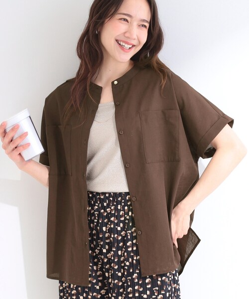 SHOO・LA・RUE(シューラルー)の「【さらり快適/洗濯機可/S-LL】風が通り抜ける 半袖バンドカラーシアーシャツ(シャツ/ブラウス・レディース・ライトイエロー系/ネイビー/オフホワイト/ライトブルー/ブラウン系その他・02/01/04/03)」の3枚目の写真