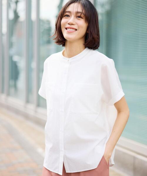 SHOO・LA・RUE（シューラルー）の「【通気性〇/UV/S-LL】風が通り抜ける ひんやり半袖バンドカラーシアーシャツ（シャツ/ブラウス・レディース・ライトイエロー系/ネイビー/オフホワイト/ライトブルー/ブラウン系その他・02/01/04/03）」の9枚目の写真