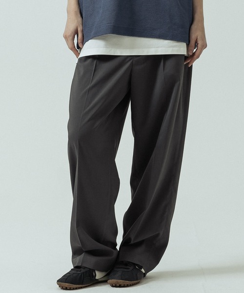 SLICK(スリック)の「【SLICK/スリック】Linen Like Fabric One Tuck Tapered Slacks/リネンライクファブリックワンタックテーパードスラックス(スラックス・メンズ・ベージュ/チャコールグレー/ネイビー・1/2/3)」の4枚目の写真