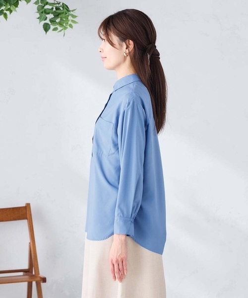 a.v.v（アーヴェヴェ）の「バックタックシアーシャツ【接触冷感/イージーケア】（シャツ/ブラウス・レディース・クリーム/ブルー/チャコールグレー/ベージュ/レッド・36/38/40）」の11枚目の写真