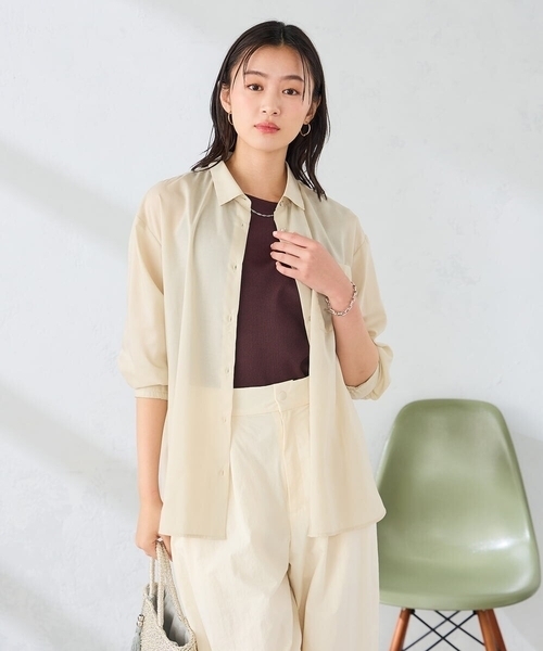 a.v.v（アーヴェヴェ）の「バックタックシアーシャツ【接触冷感/イージーケア】（シャツ/ブラウス・レディース・クリーム/ブルー/チャコールグレー/ベージュ/レッド・36/38/40）」の21枚目の写真