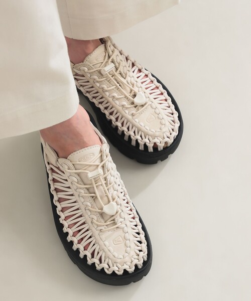 Demi-Luxe BEAMS（デミルクス ビームス）の「KEEN / UNEEK PLT サンダル（サンダル・レディース・ブラック/ホワイト系その他5・25/24/23）」の2枚目の写真