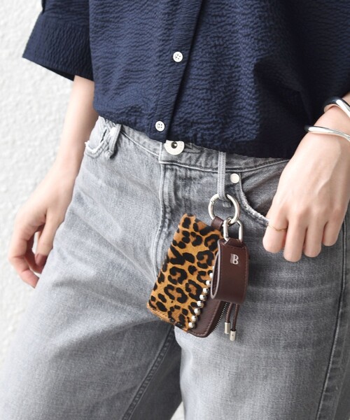 Beau're（ヴュレ）の「【WEB限定】BEAURE: ショルダー 付き フラグメント ケース（財布・レディース・ブラック/シルバー/クリーム/ブラウン/ベージュ・ONE SIZE）」の22枚目の写真