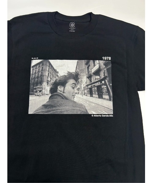 CULTURE SUPPLY(カルチャー サプライ)の「Alberto Garcia-Alix Autorretrato BLACK(Tシャツ/カットソー・レディース・ブラック・MEDIUM/X-LARGE/LARGE)」の2枚目の写真