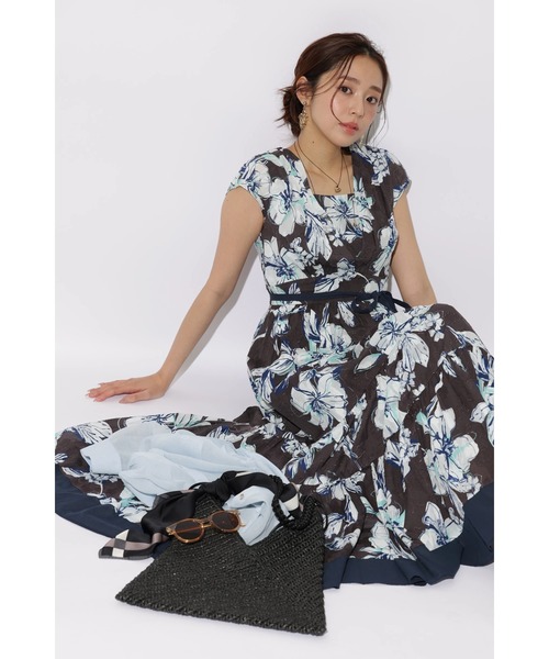 JUSGLITTY(ジャスグリッティー)の「ジャガードフラワーワンピース(ワンピース・レディース・ネイビー/ブラウン・2/1/0)」の5枚目の写真