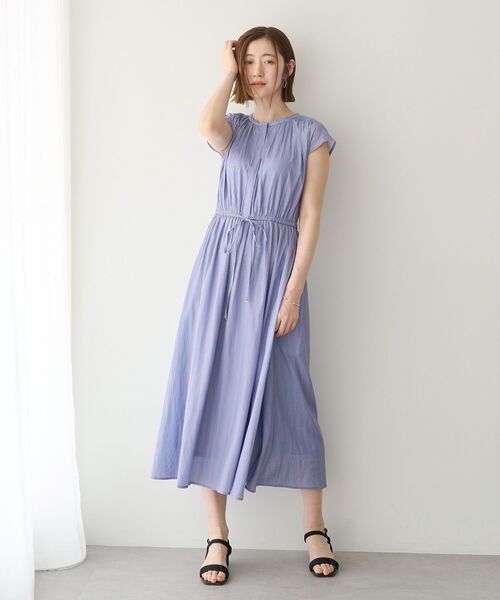 YECCA VECCA(イェッカヴェッカ)の「【接触冷感】ギャザードロストワンピース(ワンピース・レディース・ストライプ/ネイビー/イエロー・FREE)」の3枚目の写真