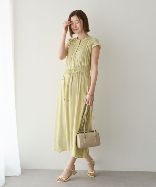 YECCA VECCA(イェッカヴェッカ)の「【接触冷感】ギャザードロストワンピース(ワンピース・レディース・ストライプ/ネイビー/イエロー・FREE)」の6枚目の写真