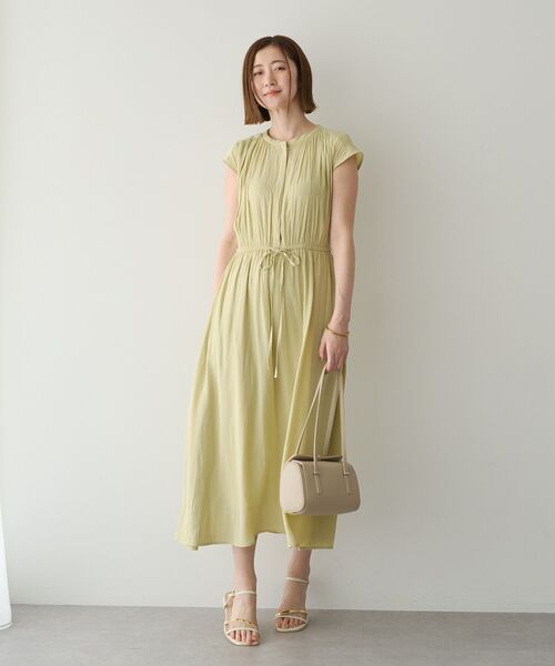 YECCA VECCA(イェッカヴェッカ)の「【接触冷感】ギャザードロストワンピース(ワンピース・レディース・ストライプ/ネイビー/イエロー・FREE)」の8枚目の写真