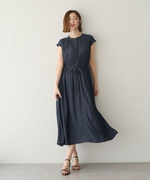 YECCA VECCA(イェッカヴェッカ)の「【接触冷感】ギャザードロストワンピース(ワンピース・レディース・ストライプ/ネイビー/イエロー・FREE)」の13枚目の写真