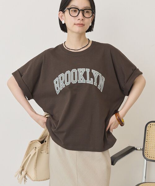 AMERICAN HOLIC（アメリカンホリック）の「BROOKLYN ロゴTシャツ（Tシャツ/カットソー・レディース・ブラウン/グレー系その他/ブラック/オフホワイト・M/L）」の4枚目の写真