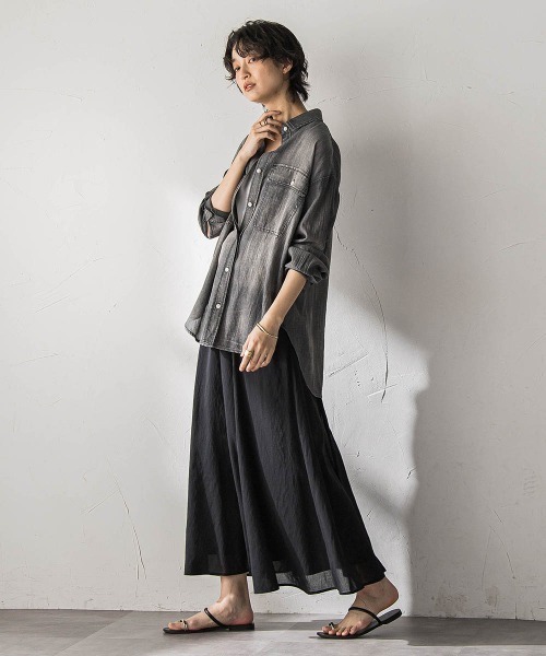 MAYSON GREY(メイソングレイ)の「シアーデニムオーバーシャツ(シャツ/ブラウス・レディース・ネイビー・M)」の12枚目の写真
