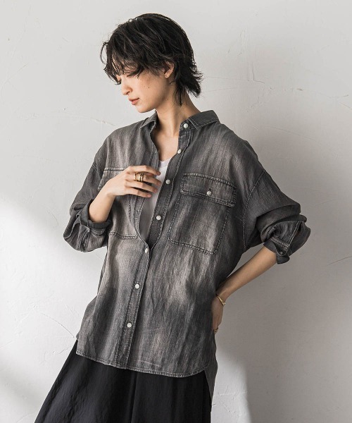 MAYSON GREY(メイソングレイ)の「シアーデニムオーバーシャツ(シャツ/ブラウス・レディース・ネイビー・M)」の9枚目の写真