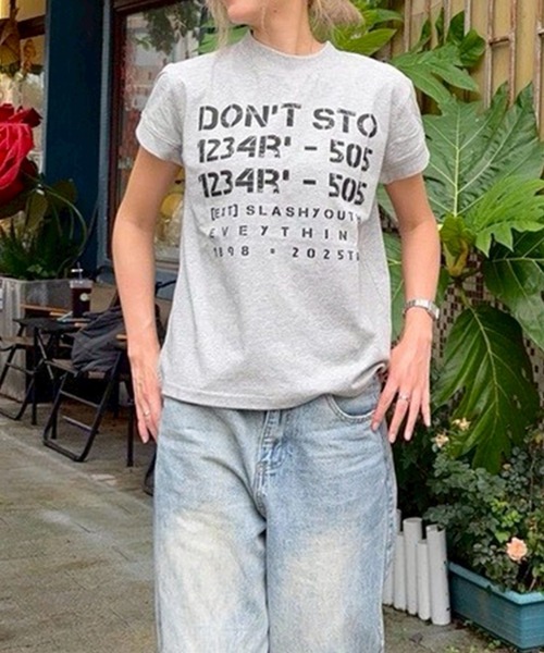 LYEON（リヨン）の「カレッジプリントTシャツ（Tシャツ/カットソー・レディース・グレー/オフホワイト/ブラック・FREE）」の3枚目の写真