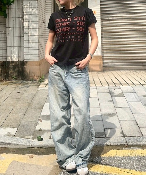 LYEON（リヨン）の「カレッジプリントTシャツ（Tシャツ/カットソー・レディース・グレー/オフホワイト/ブラック・FREE）」の5枚目の写真