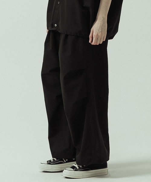 SLICK(スリック)の「【ZOZO限定】SLICK/スリック/Cool Dots Knee Tuck Over Pants / クールドッツニータックオーバーパンツ(その他パンツ・メンズ・ベージュ/ブラック/チャコールグレー・1/2/3)」の2枚目の写真