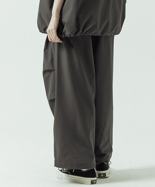 SLICK(スリック)の「【ZOZO限定】SLICK/スリック/Cool Dots Knee Tuck Over Pants / クールドッツニータックオーバーパンツ(その他パンツ・メンズ・ベージュ/ブラック/チャコールグレー・1/2/3)」の19枚目の写真